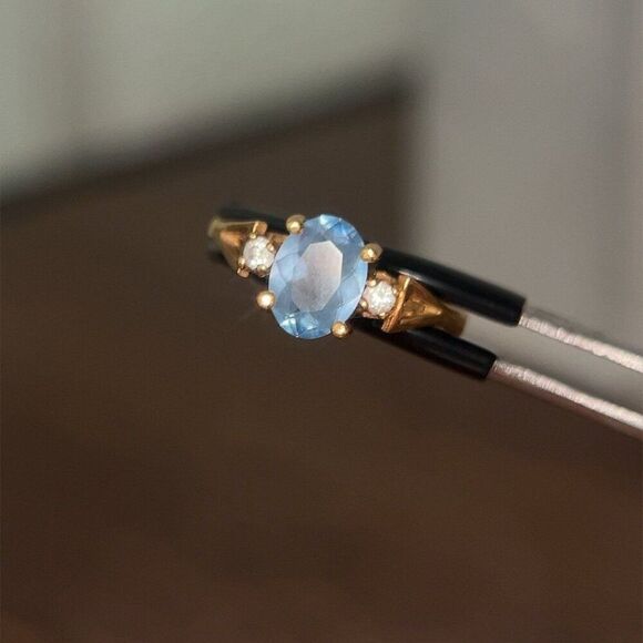 14K Gold Topaz Ring - Picture 3 of 10